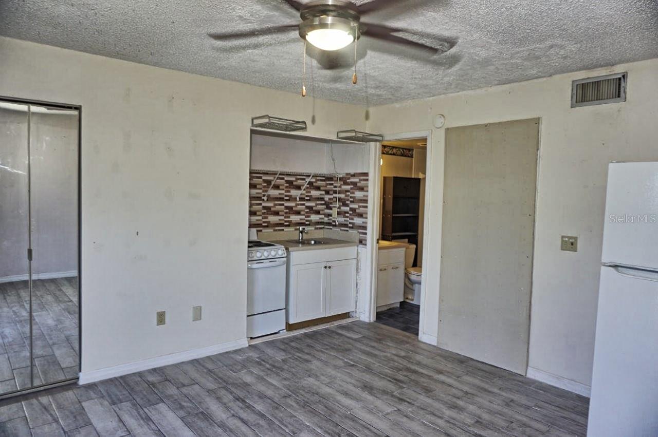 Image 40 of 44 For 20890 Negril Court R1