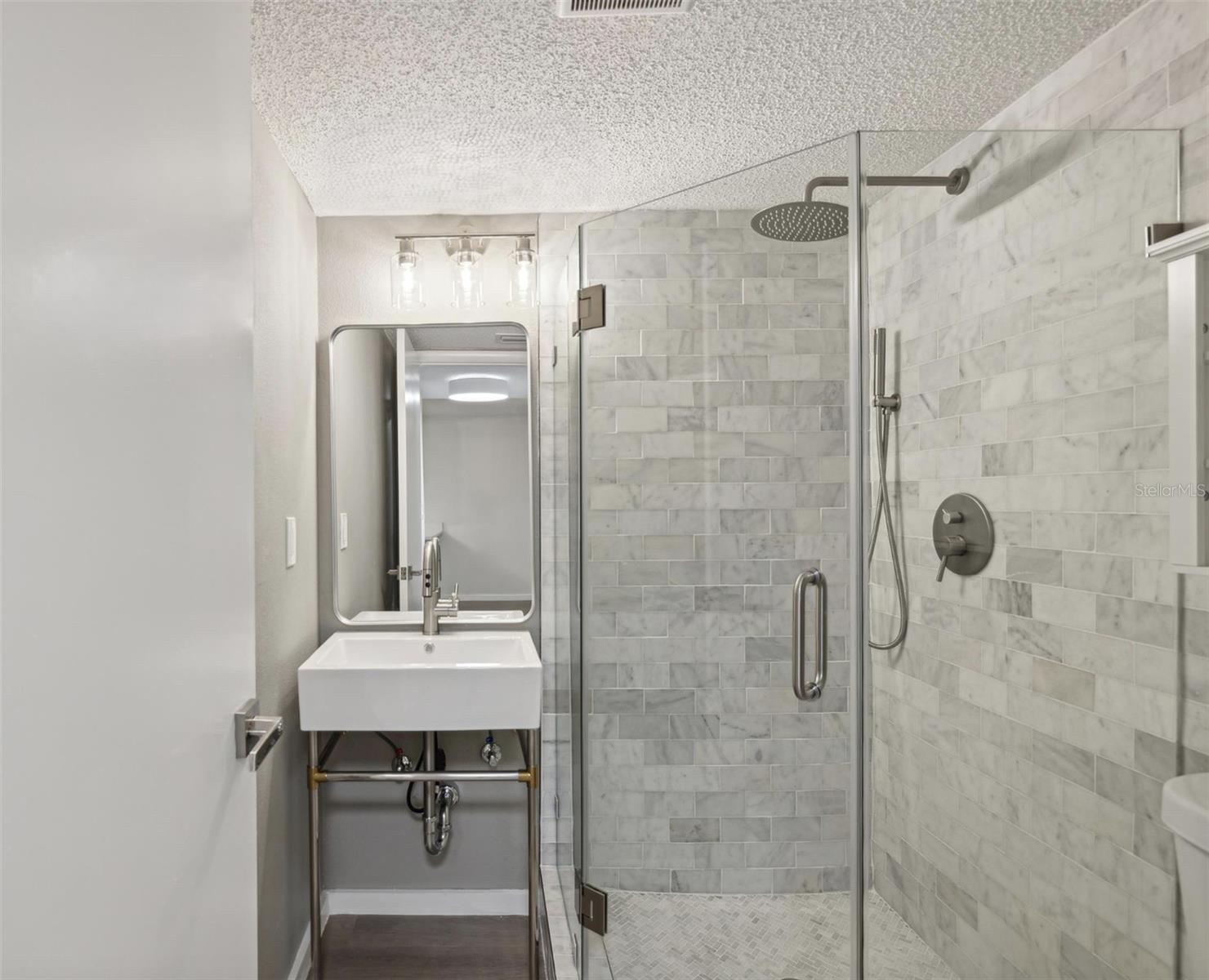 Image 11 of 11 For 1524 Lakeview Road 103