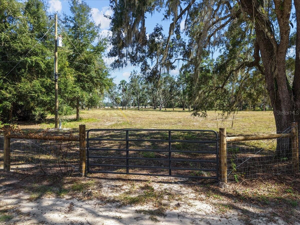 Details for 4090 32nd Place, CHIEFLAND, FL 32626