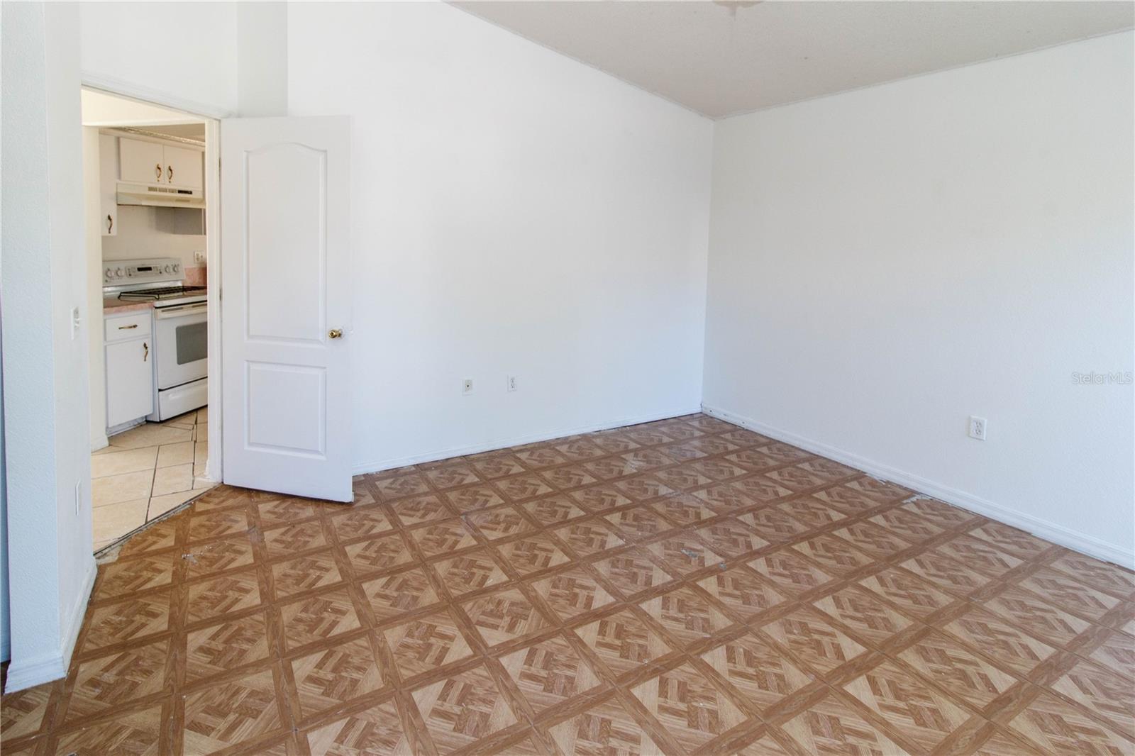 Image 16 of 33 For 11339 Dean Street