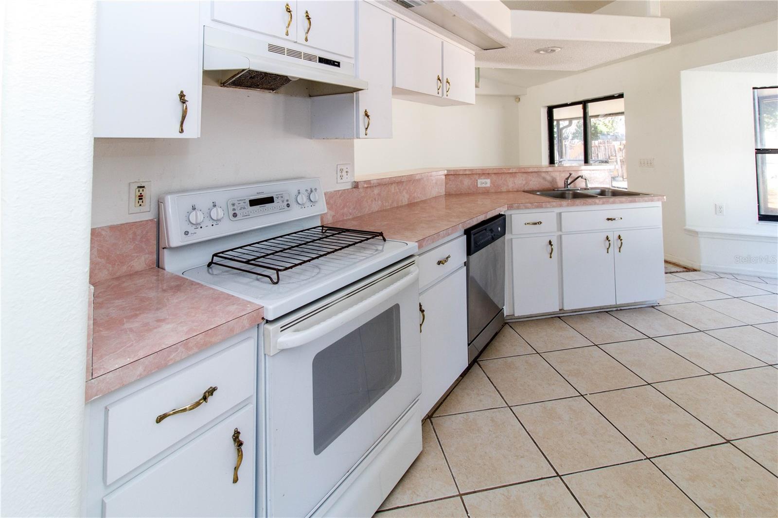 Image 25 of 33 For 11339 Dean Street