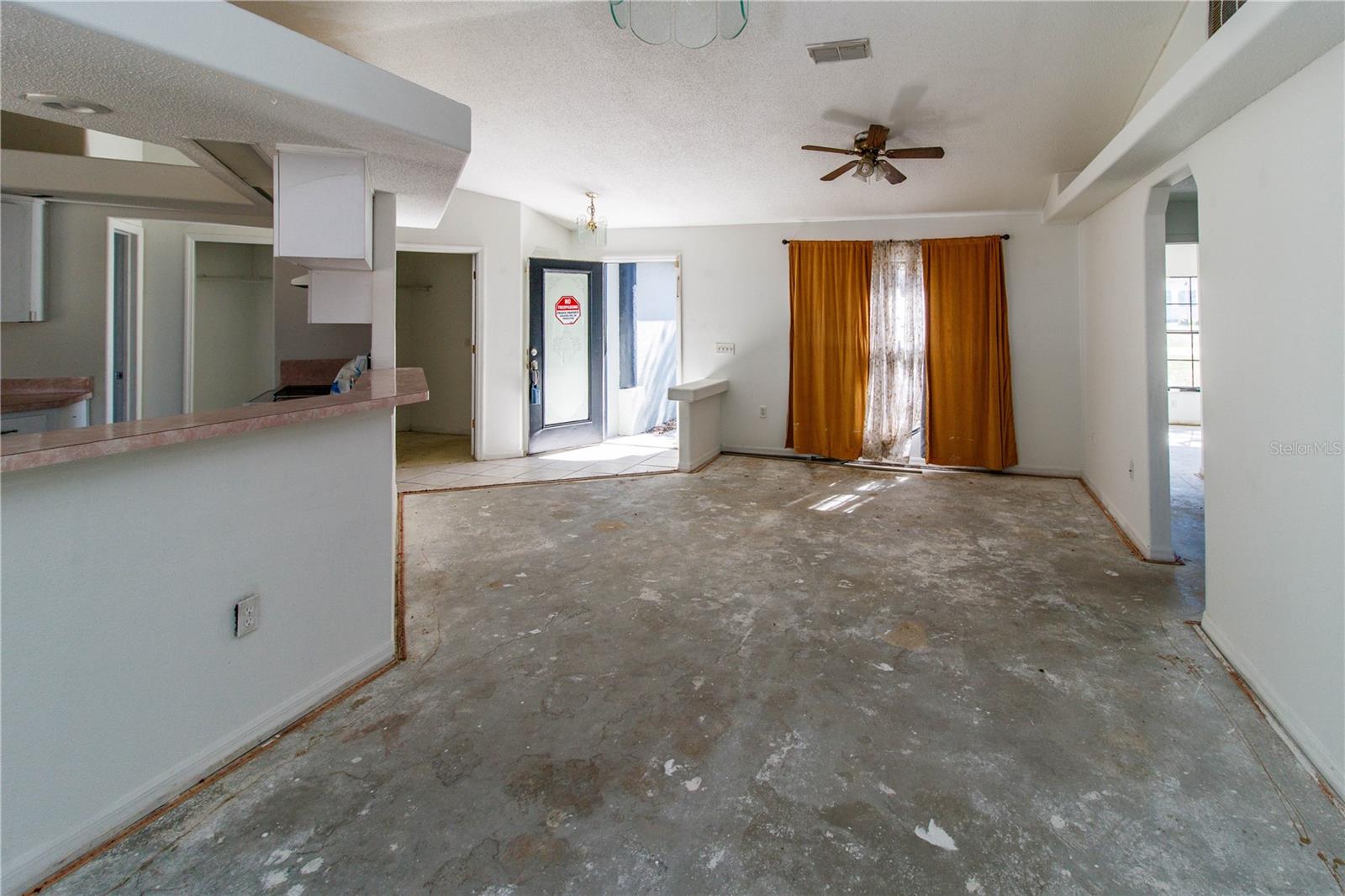 Image 3 of 33 For 11339 Dean Street