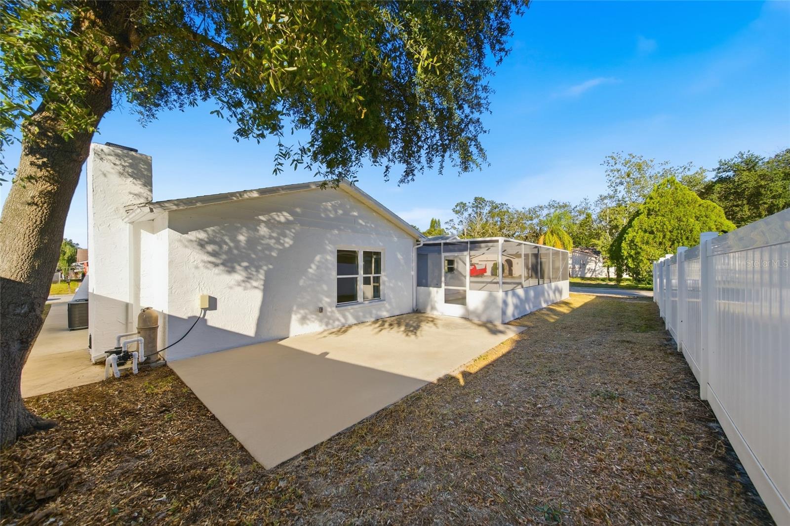 Image 22 of 29 For 7434 Cay Drive