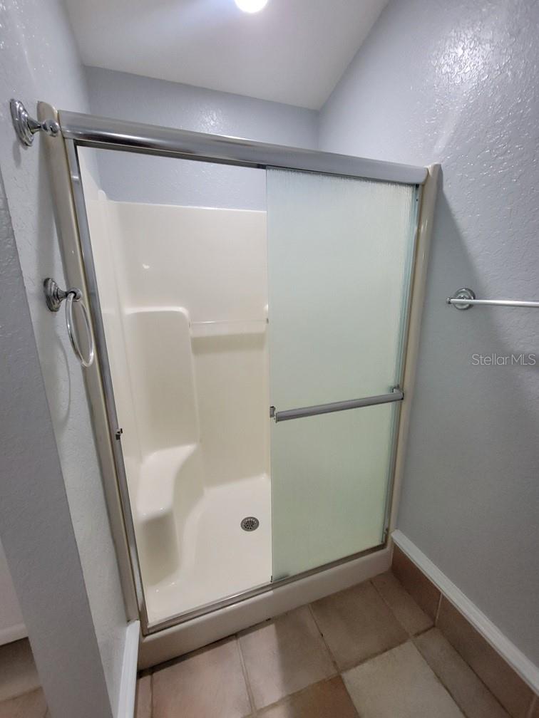 Image 17 of 32 For 11633 Fox Run