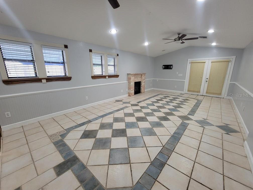 Image 25 of 32 For 11633 Fox Run