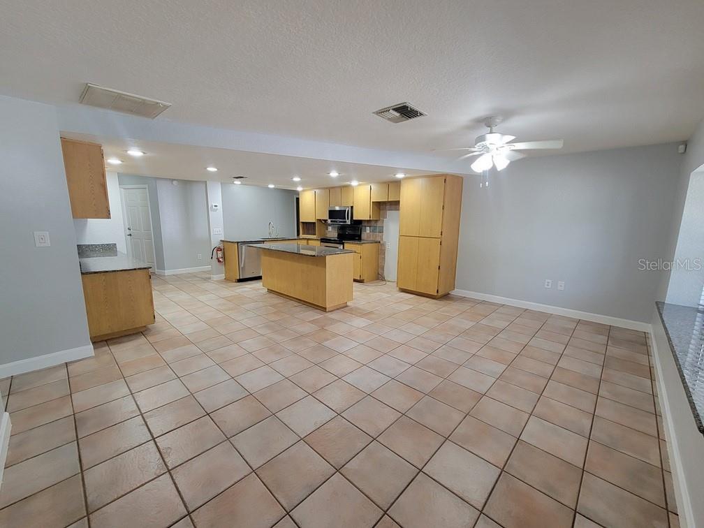 Image 4 of 32 For 11633 Fox Run