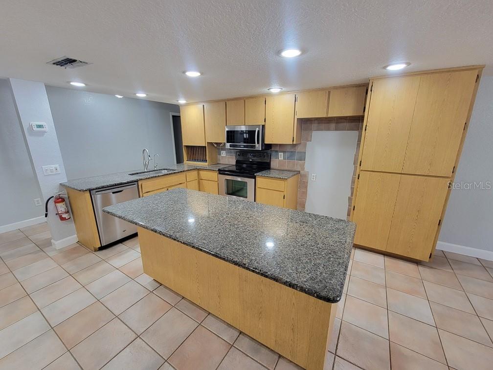 Image 8 of 32 For 11633 Fox Run