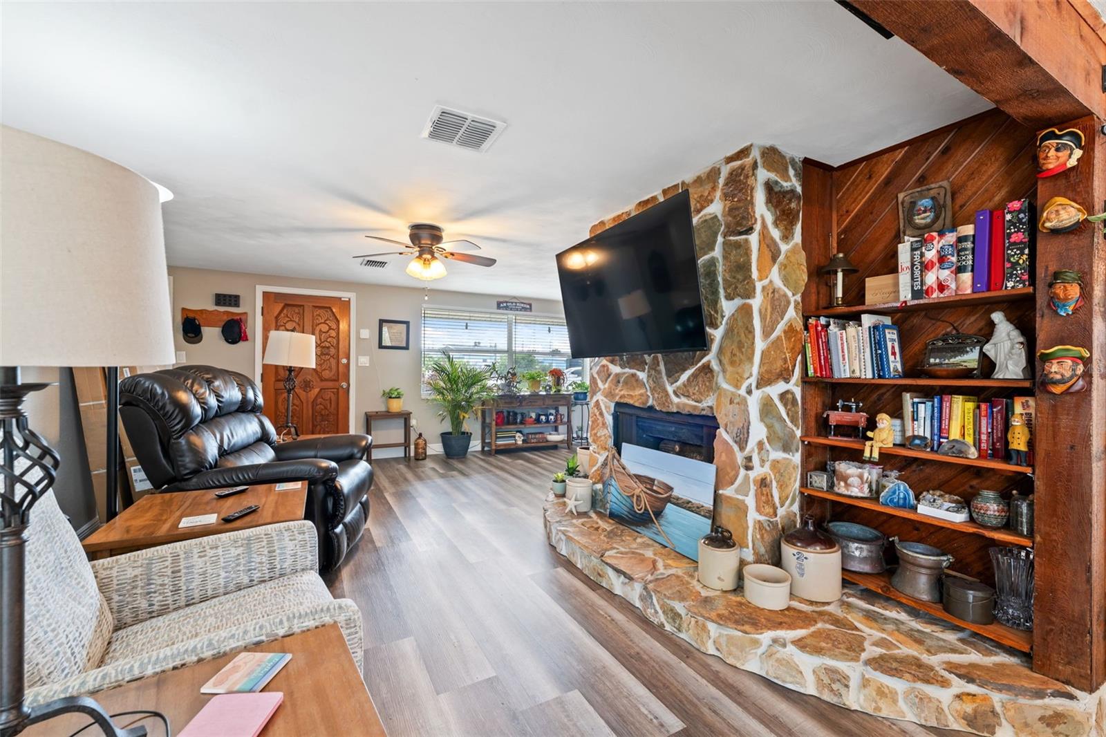 Image 10 of 63 For 6719 Albatross Lane