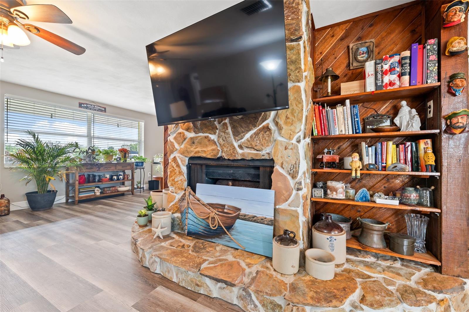 Image 11 of 63 For 6719 Albatross Lane