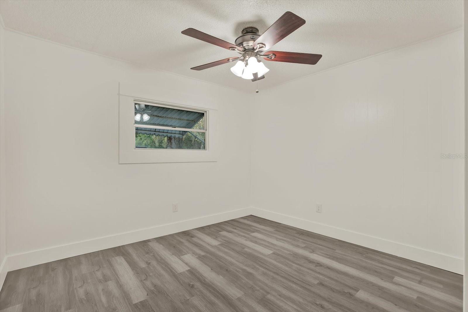 Image 13 of 19 For 10051 Huntley Street