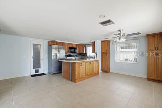 Listing photo id 24 for 12612 4th Isle