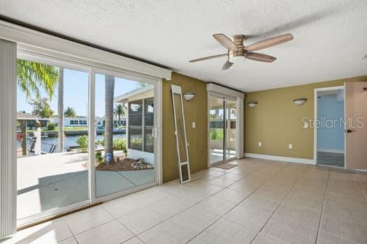 Listing photo id 30 for 12612 4th Isle