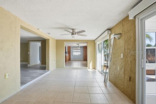 Listing photo id 32 for 12612 4th Isle