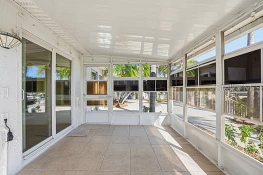 Listing photo id 34 for 12612 4th Isle