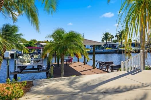 Listing photo id 2 for 12612 4th Isle