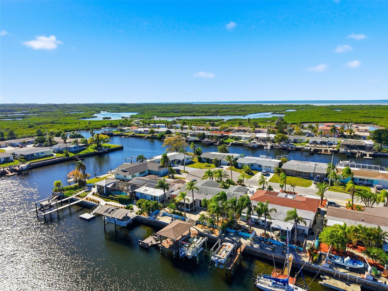 Listing photo id 40 for 12612 4th Isle