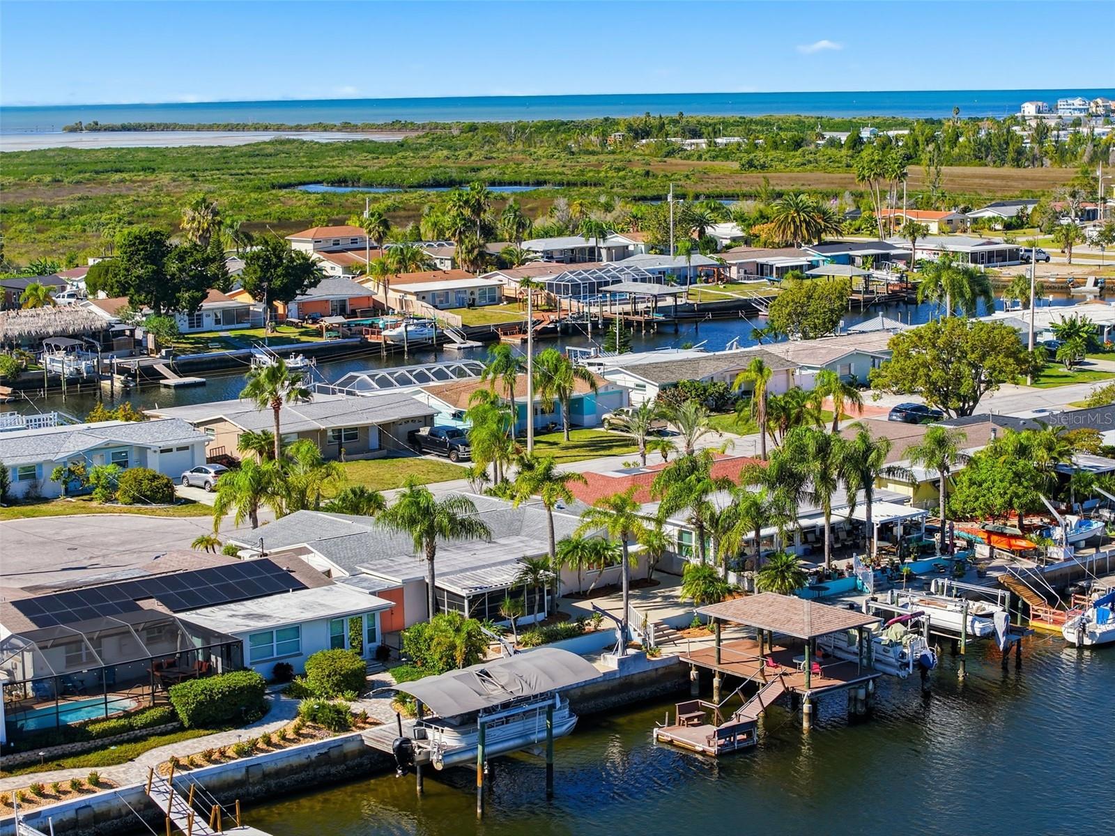 Listing photo id 42 for 12612 4th Isle