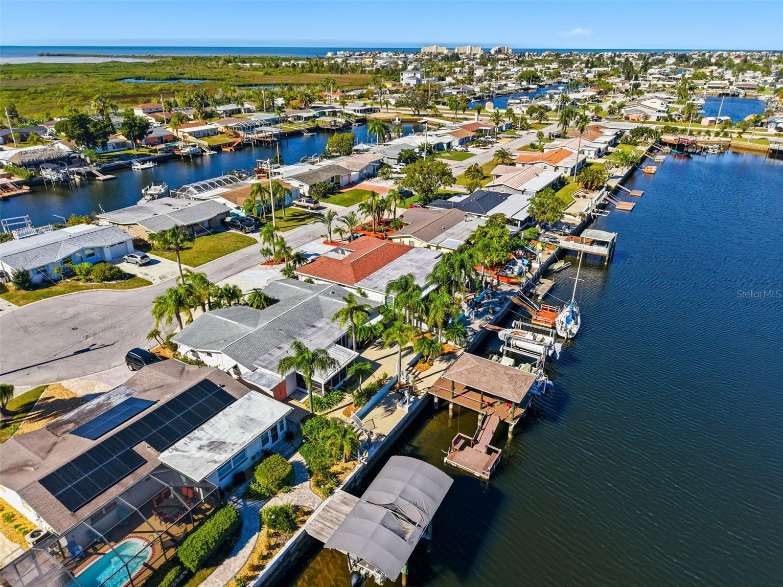 Listing photo id 45 for 12612 4th Isle