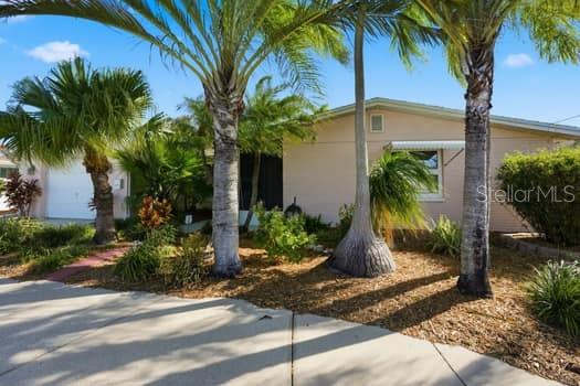 Listing photo id 47 for 12612 4th Isle