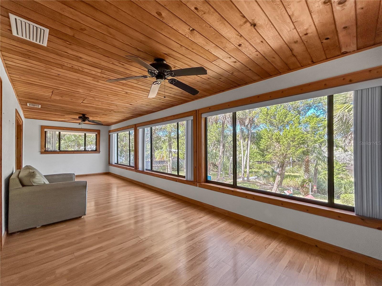 Listing photo id 8 for 11163 Bougainvillea Court