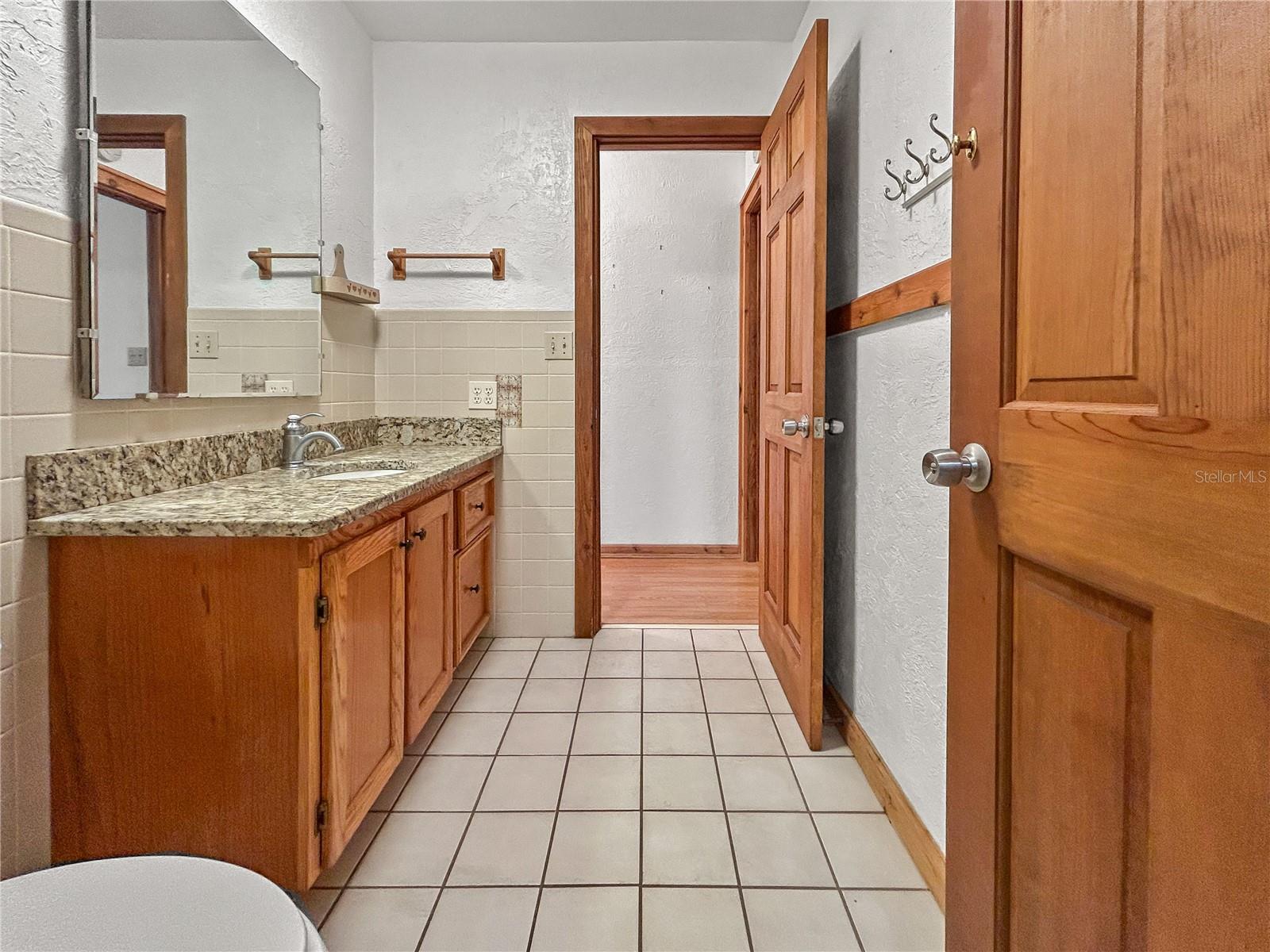 Listing photo id 9 for 11163 Bougainvillea Court