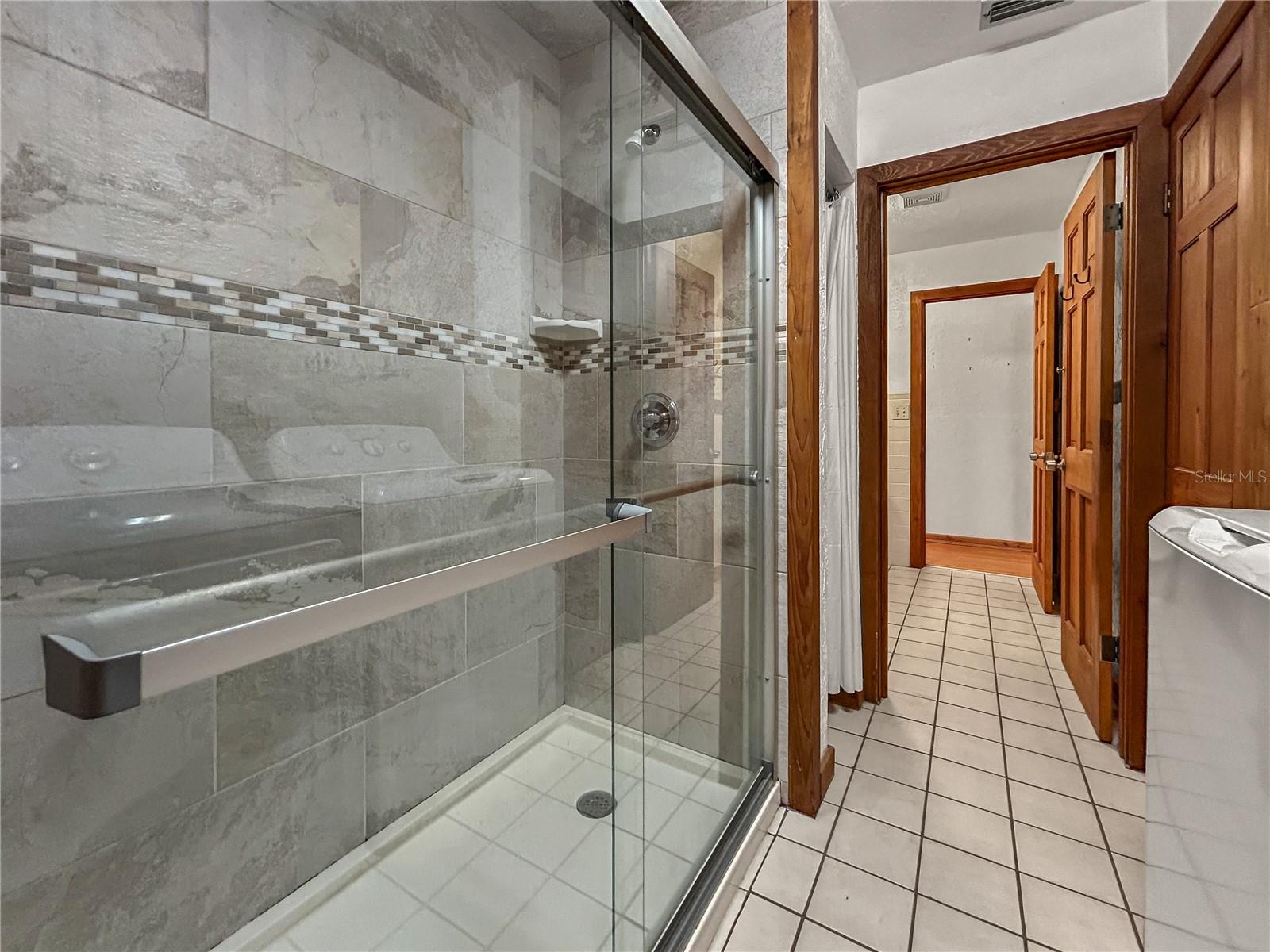 Listing photo id 11 for 11163 Bougainvillea Court