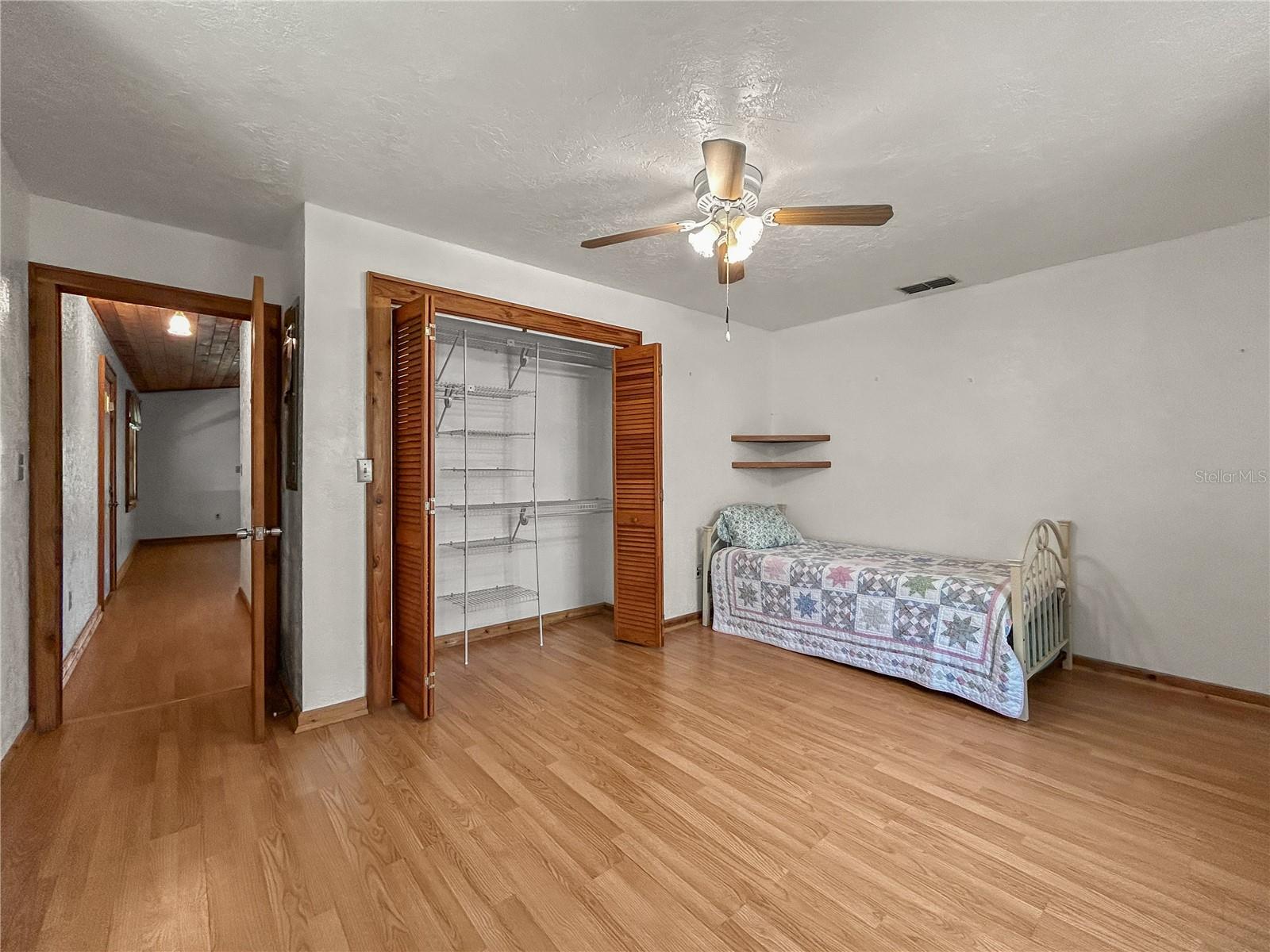 Listing photo id 14 for 11163 Bougainvillea Court