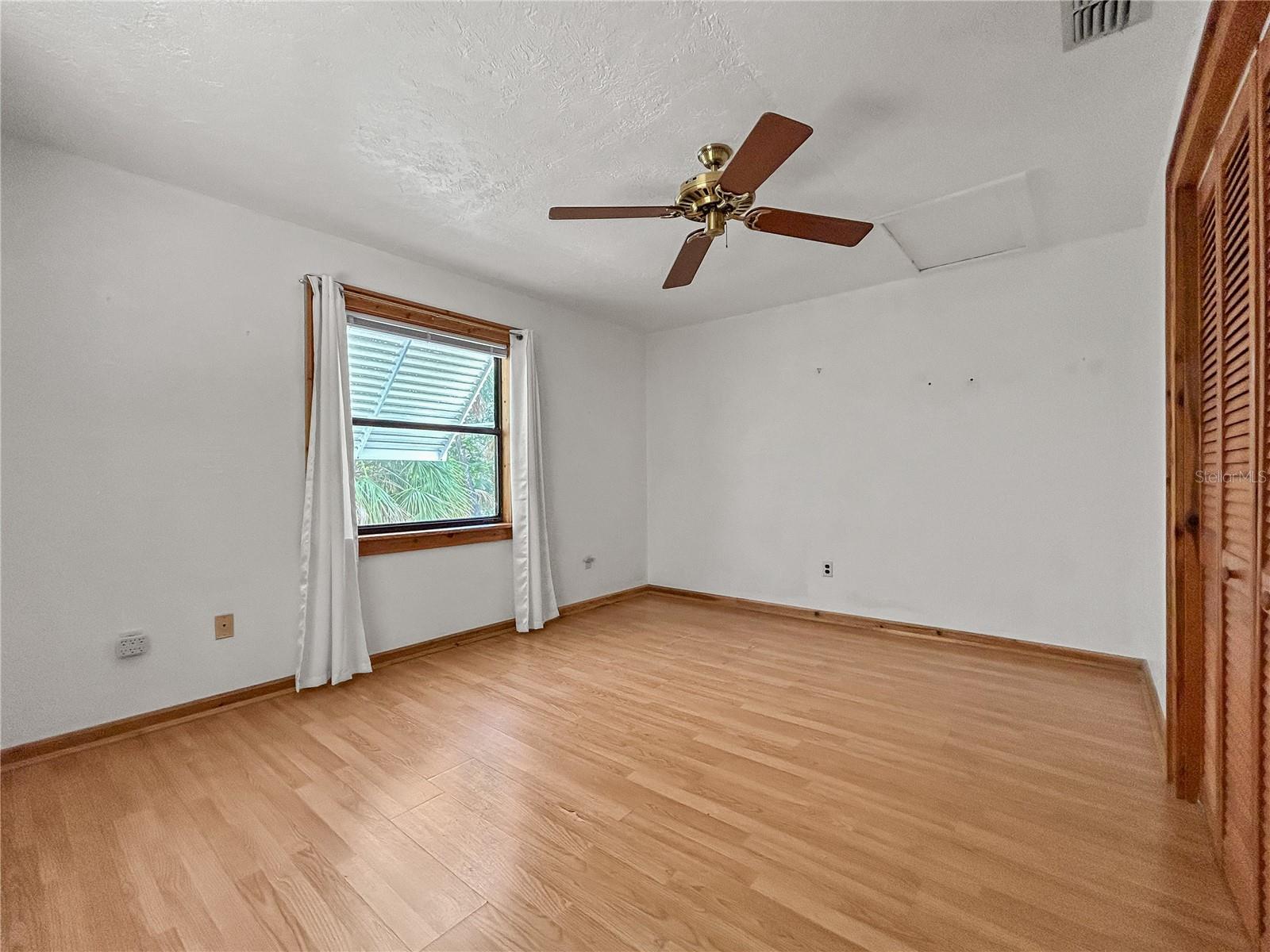 Listing photo id 16 for 11163 Bougainvillea Court