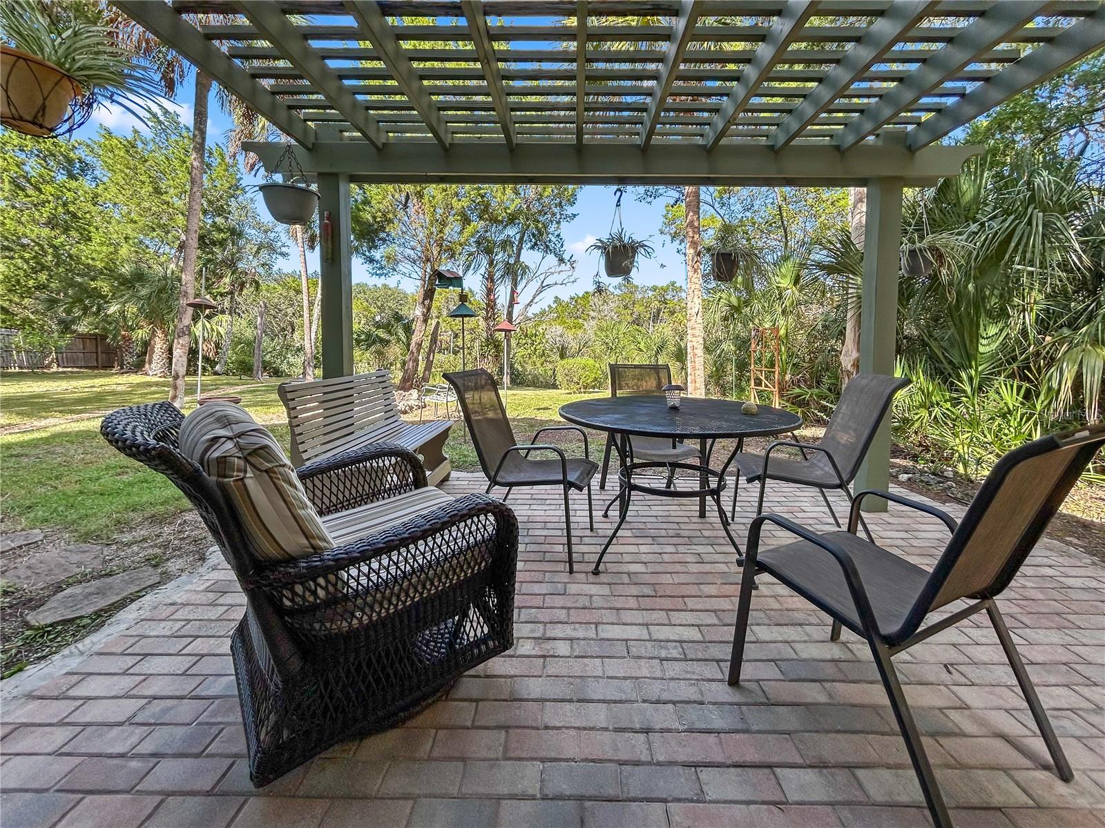 Listing photo id 20 for 11163 Bougainvillea Court