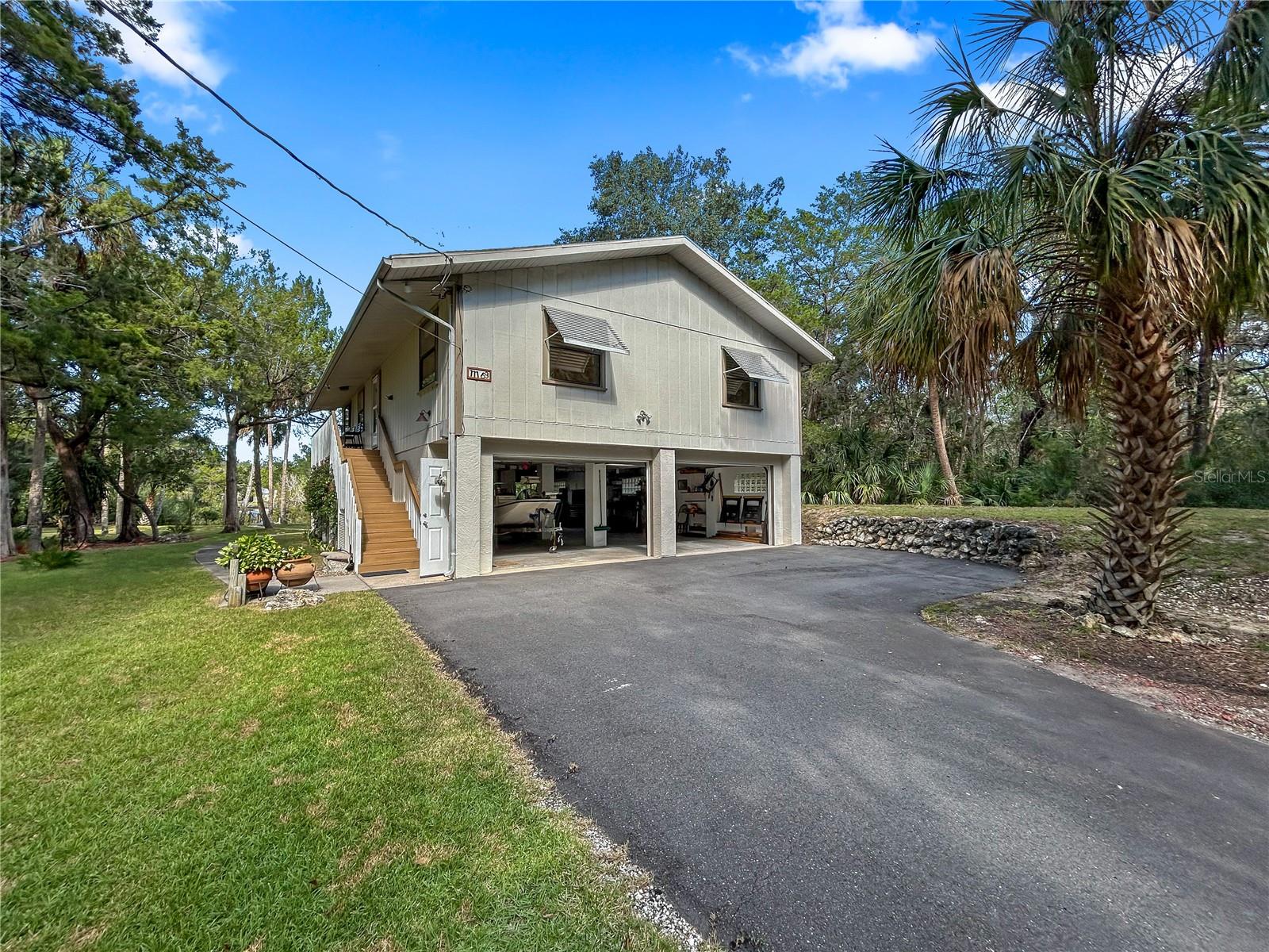 Listing photo id 24 for 11163 Bougainvillea Court