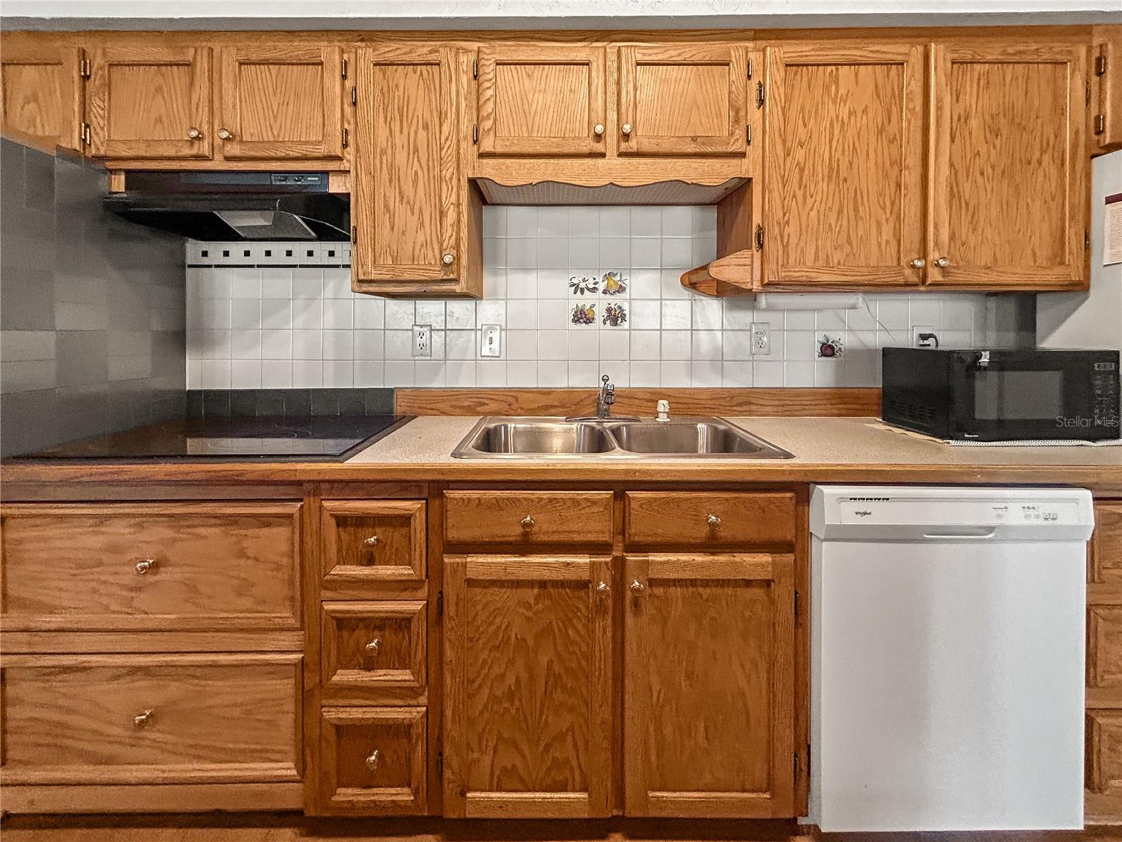 Listing photo id 1 for 11163 Bougainvillea Court