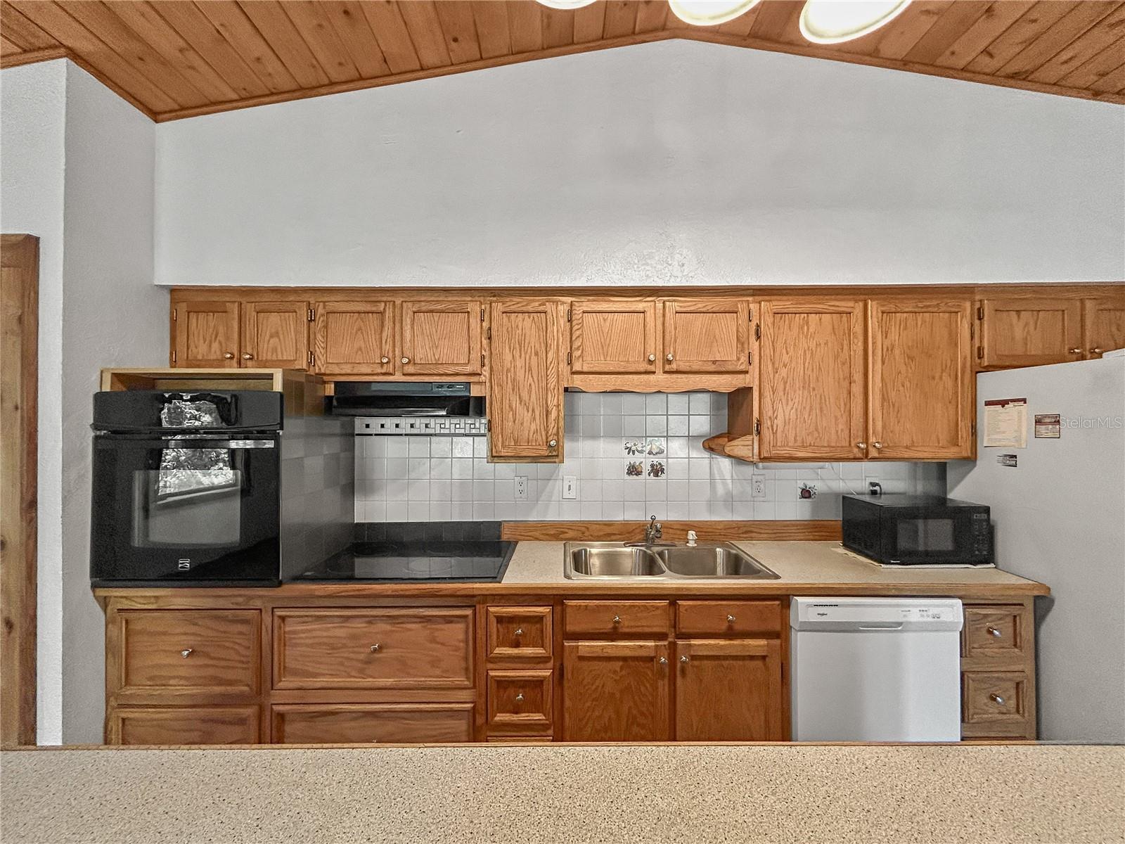 Listing photo id 3 for 11163 Bougainvillea Court