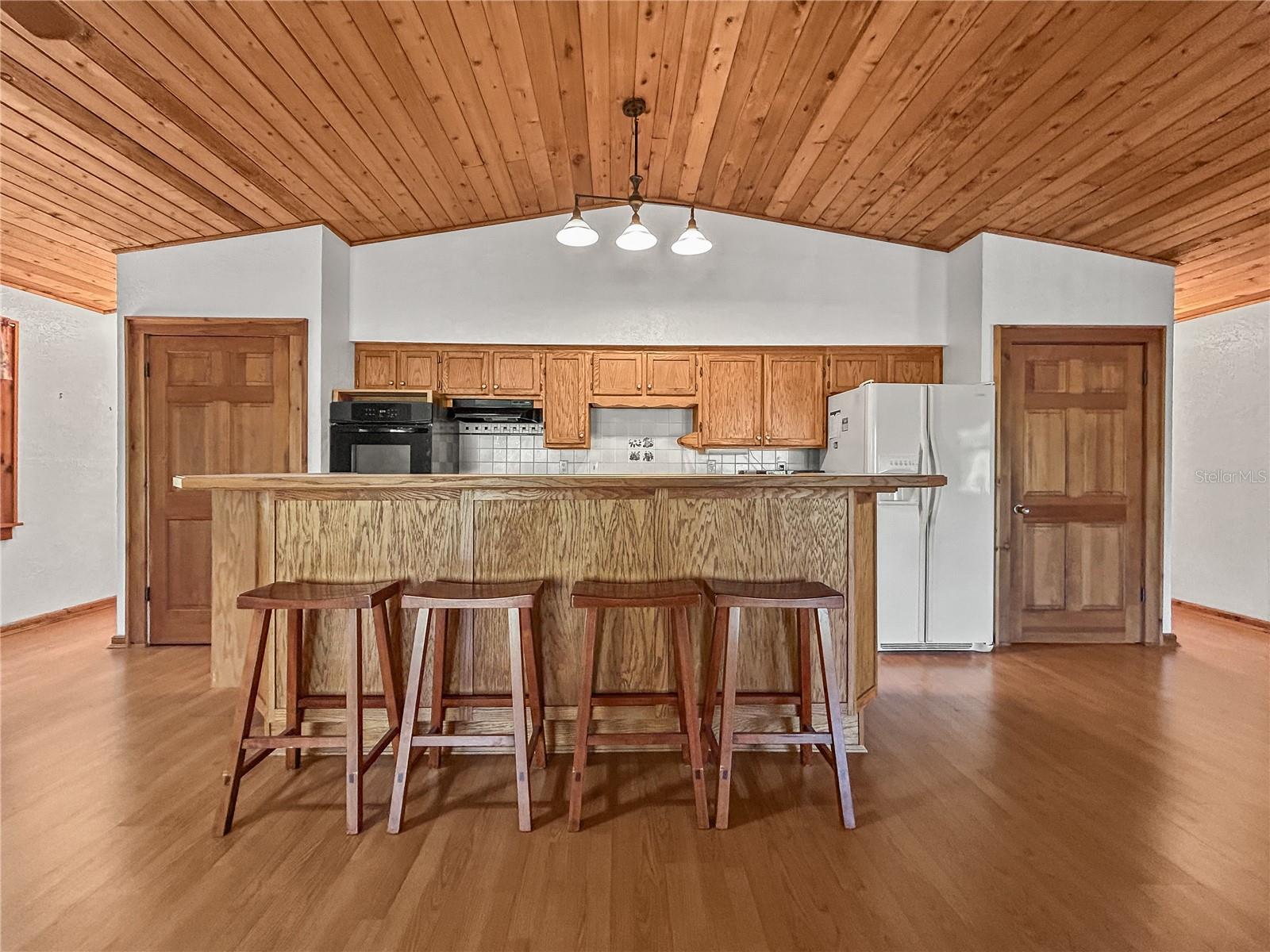 Listing photo id 5 for 11163 Bougainvillea Court