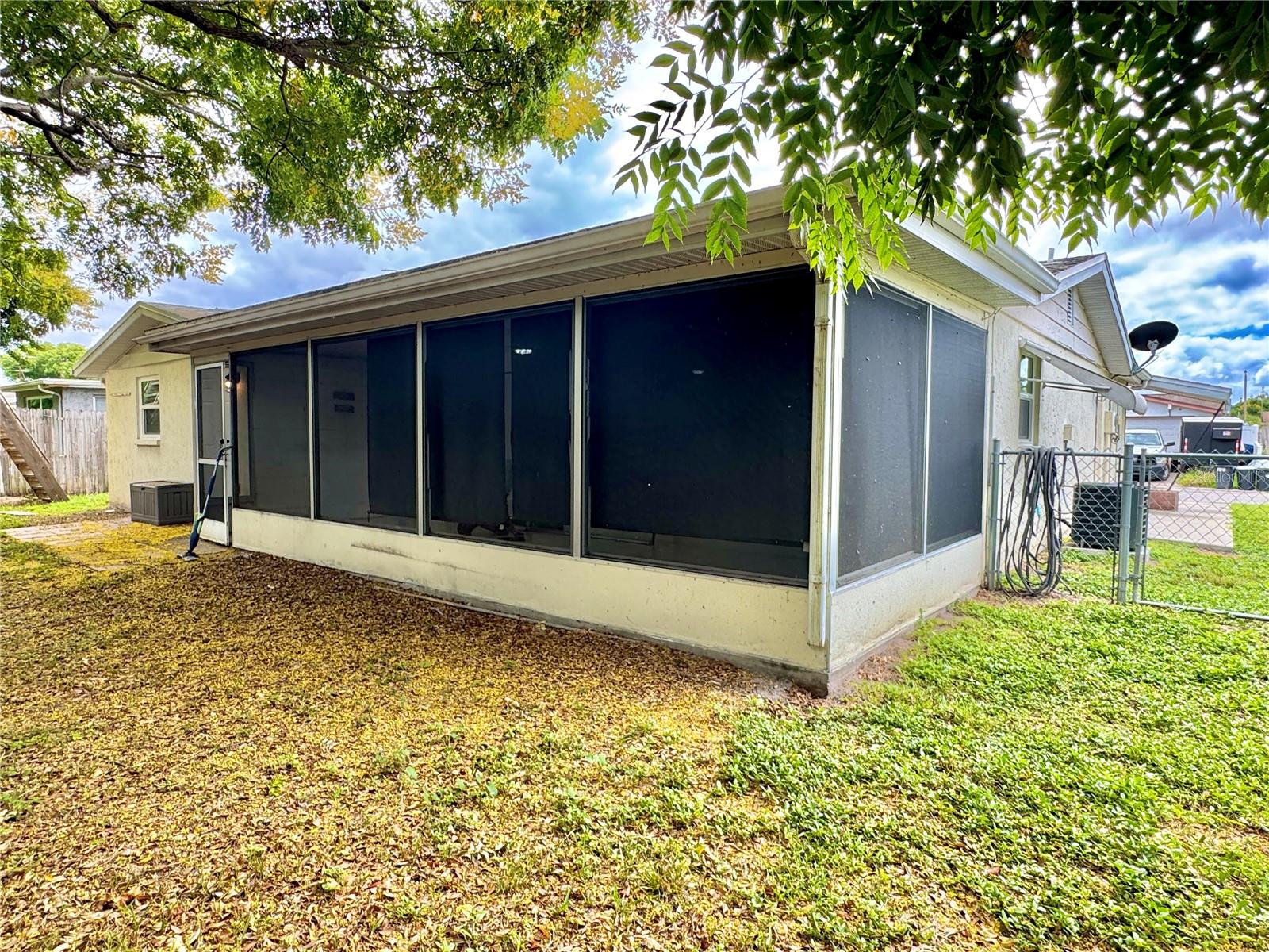 Image 19 of 23 For 7235 Potomac Drive