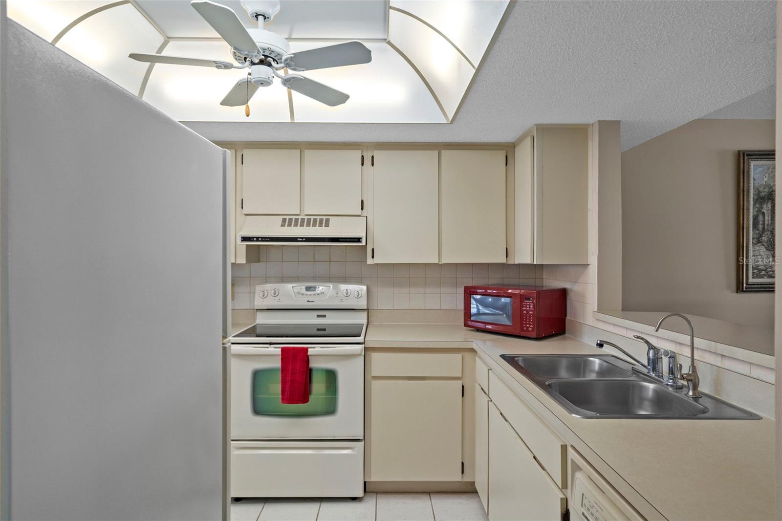 Image 32 of 49 For 8211 Brent Street 844