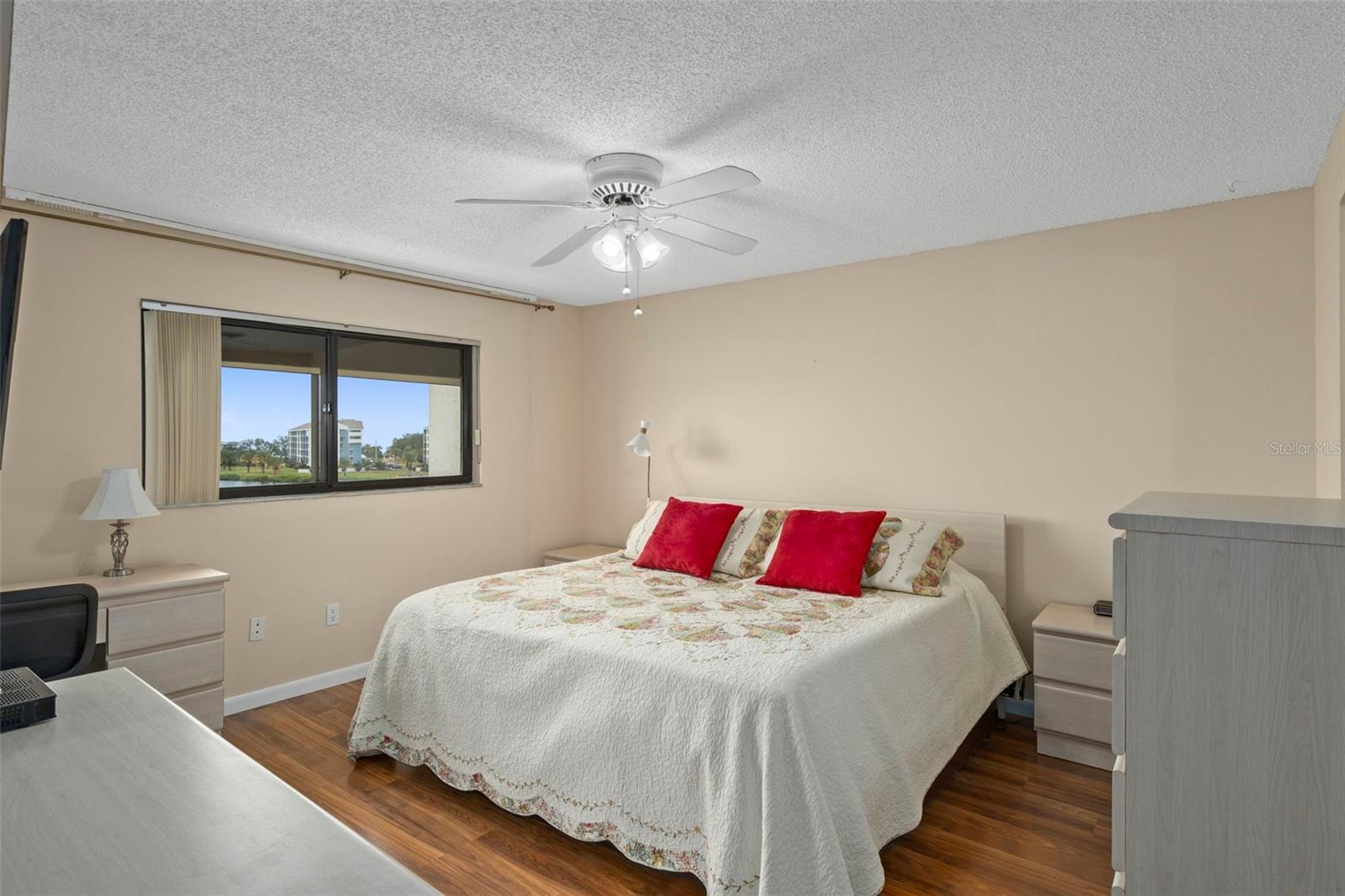 Image 37 of 49 For 8211 Brent Street 844