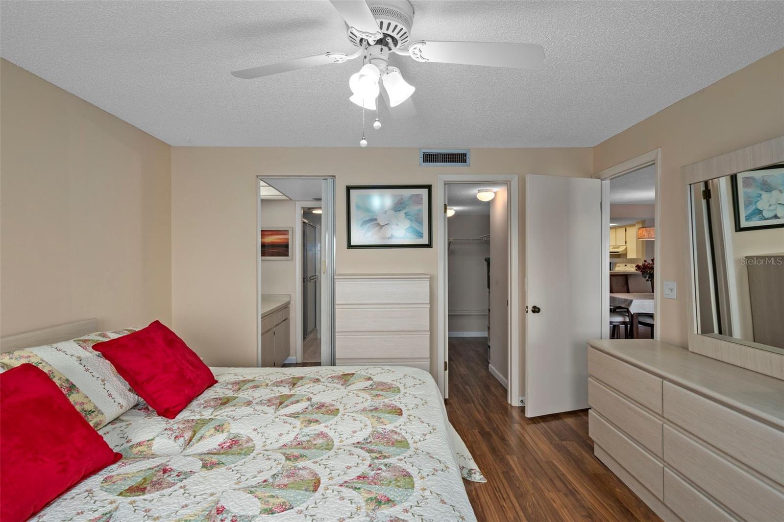 Image 39 of 49 For 8211 Brent Street 844