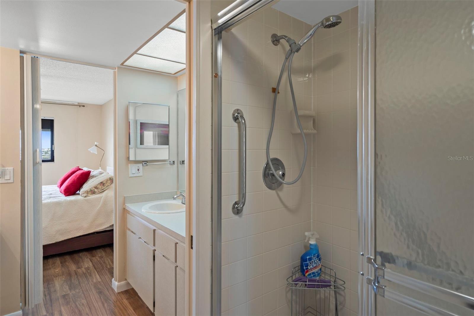 Image 42 of 49 For 8211 Brent Street 844