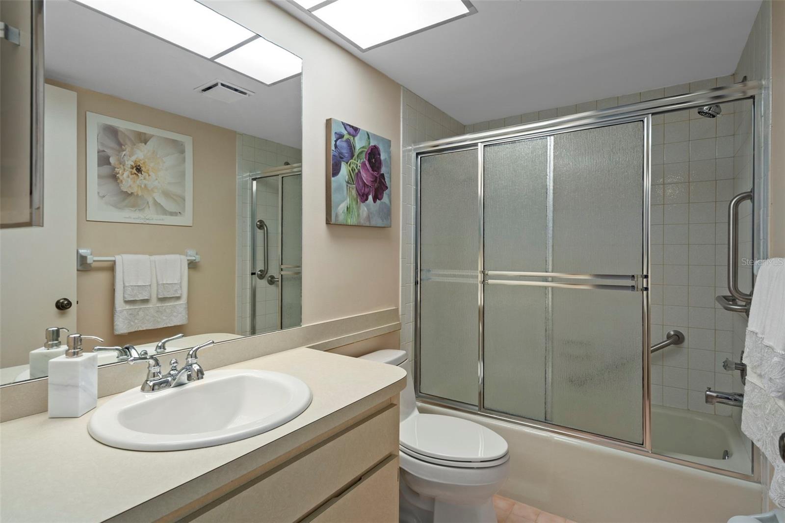 Image 43 of 49 For 8211 Brent Street 844