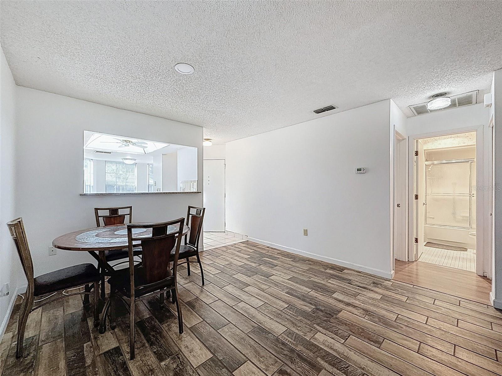 Image 13 of 74 For 11403 Versailles Lane E