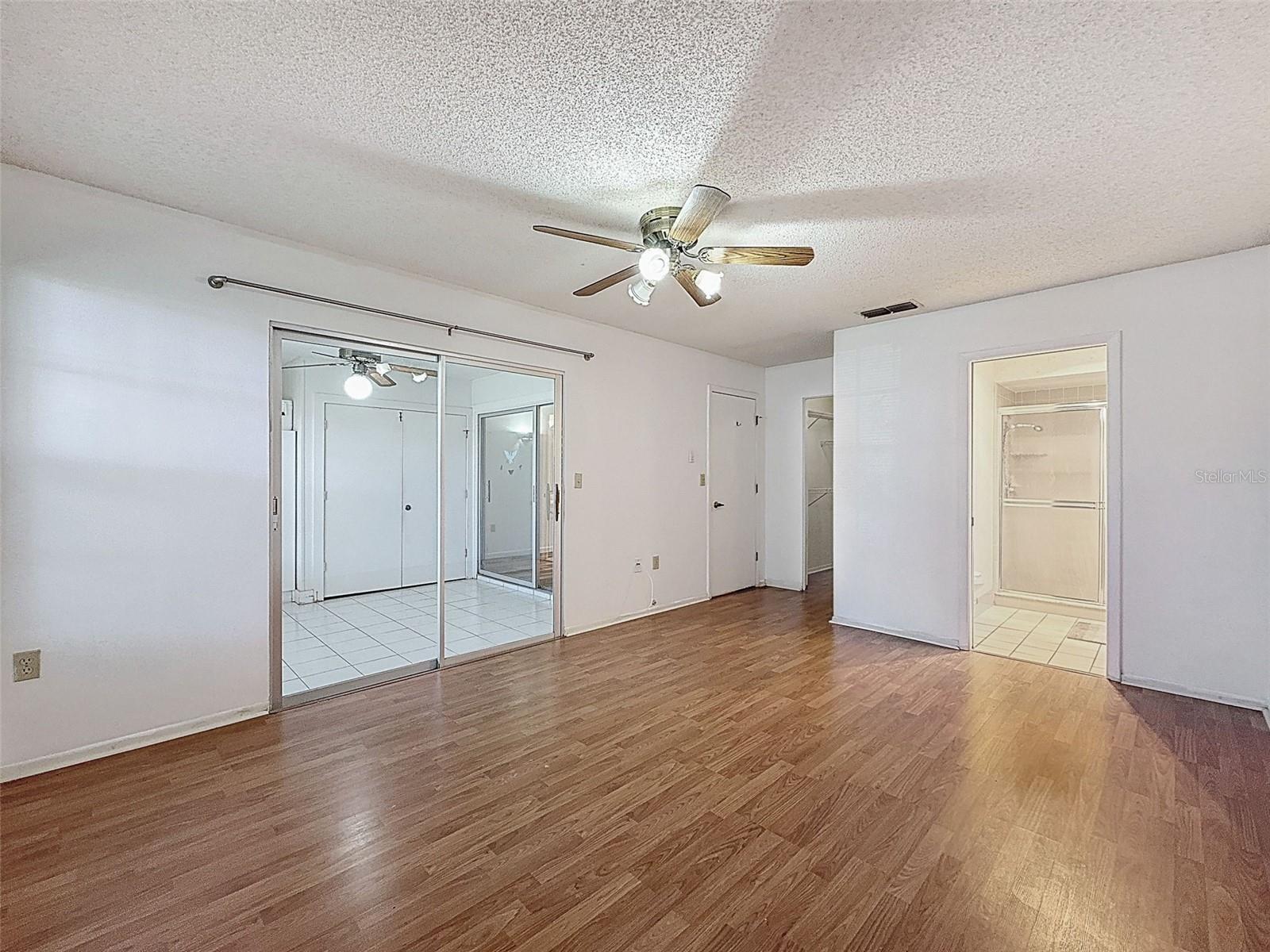 Image 23 of 74 For 11403 Versailles Lane E