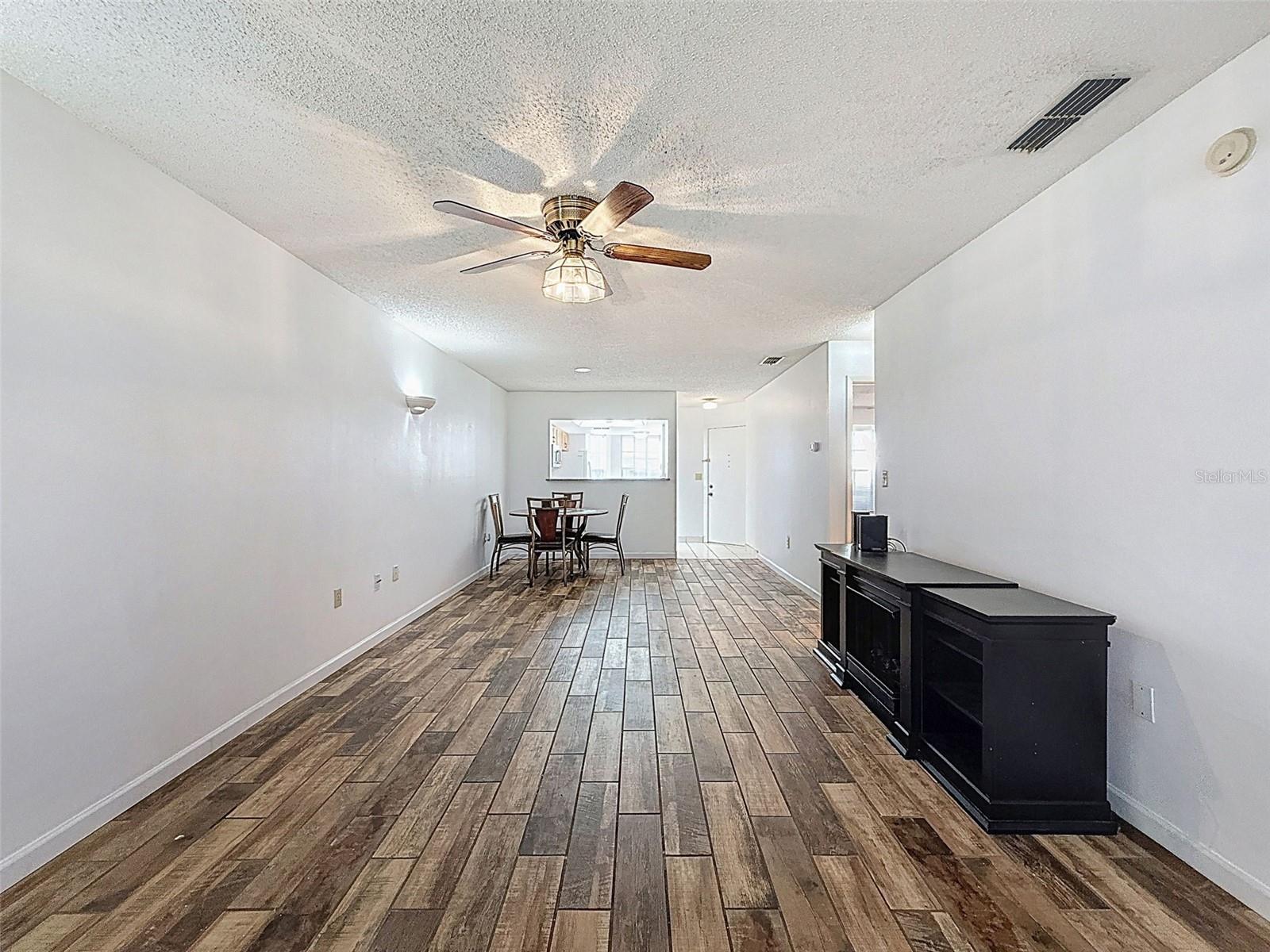 Image 30 of 74 For 11403 Versailles Lane E