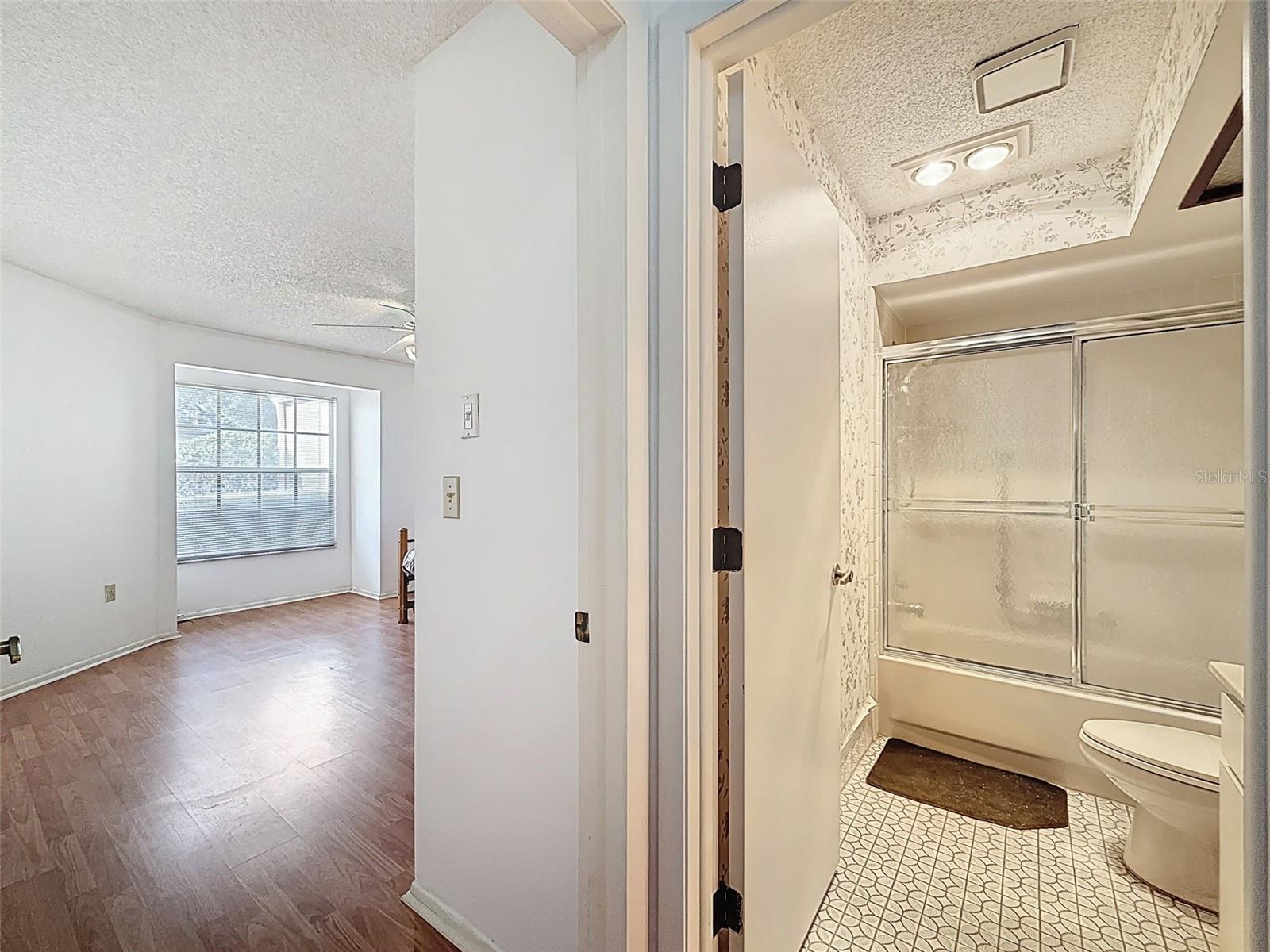 Image 31 of 74 For 11403 Versailles Lane E