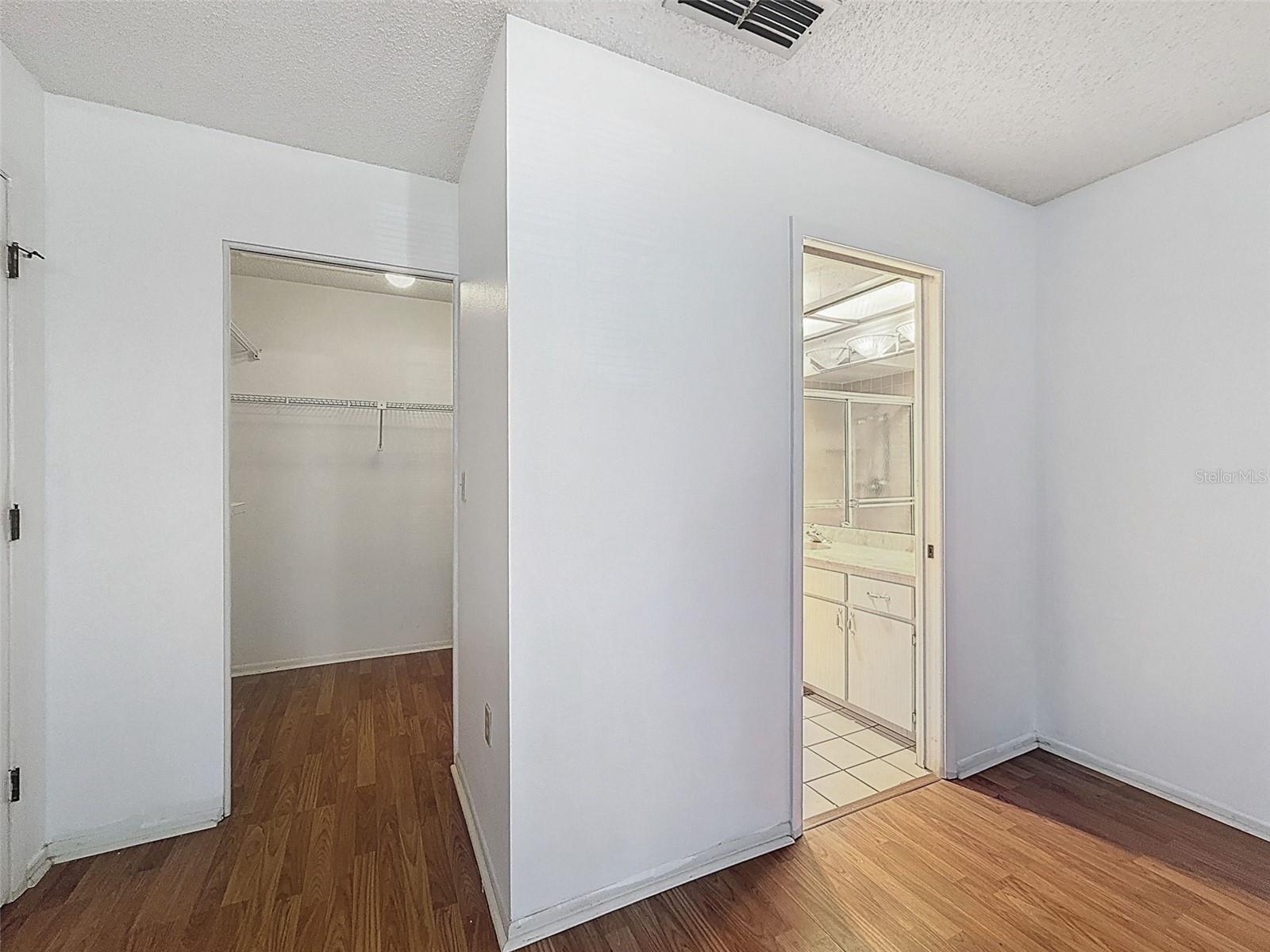 Image 39 of 74 For 11403 Versailles Lane E