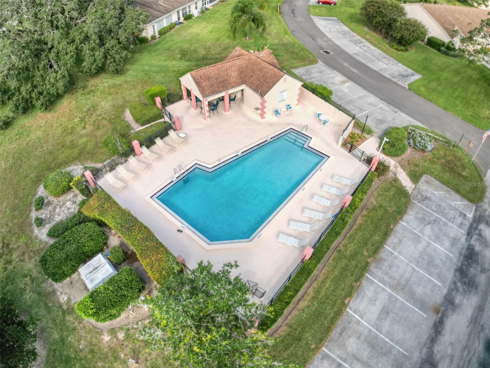 Image 51 of 74 For 11403 Versailles Lane E