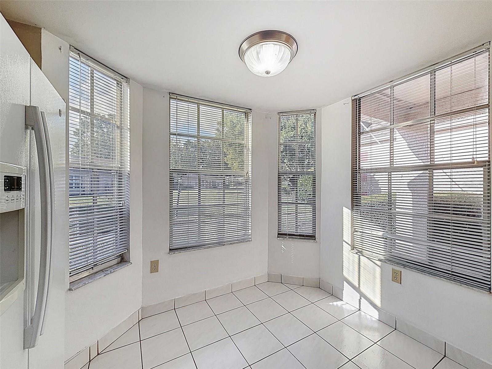 Image 8 of 74 For 11403 Versailles Lane E