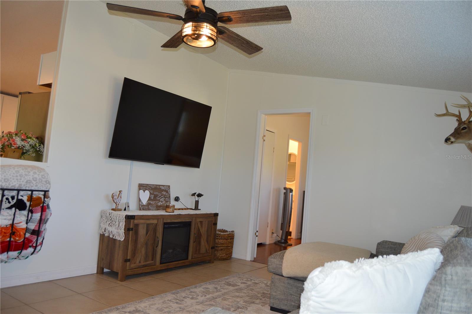 Image 14 of 49 For 14258 Highgrove Road