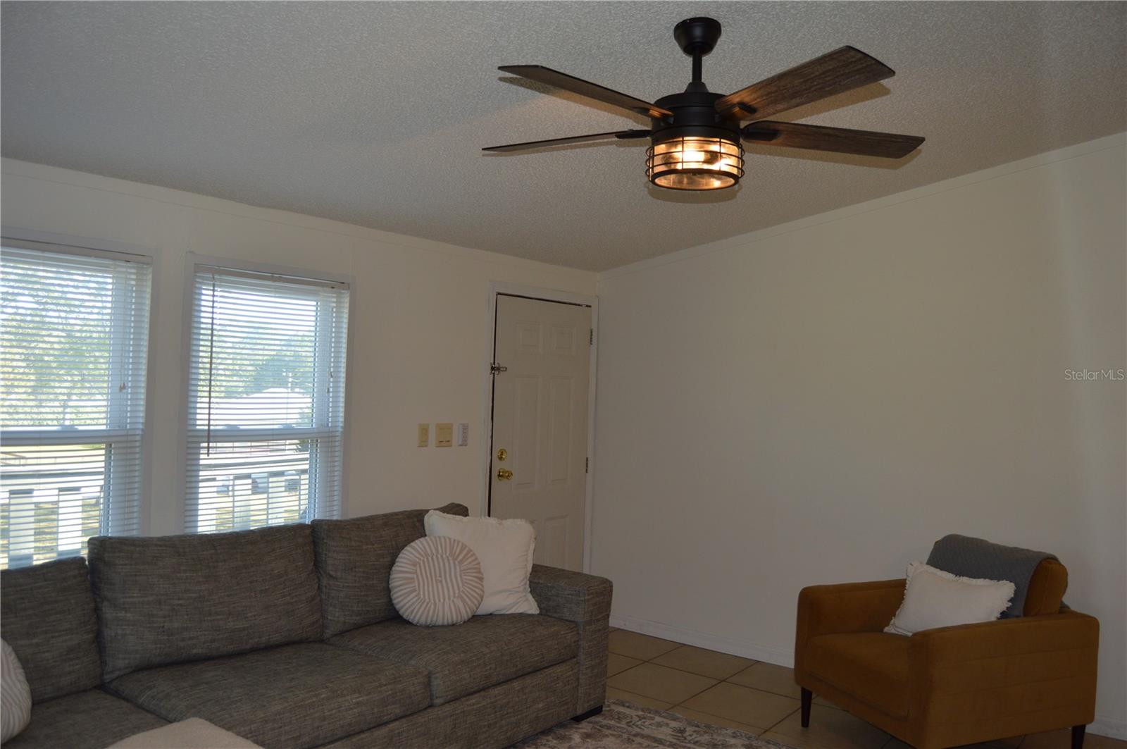 Image 16 of 49 For 14258 Highgrove Road