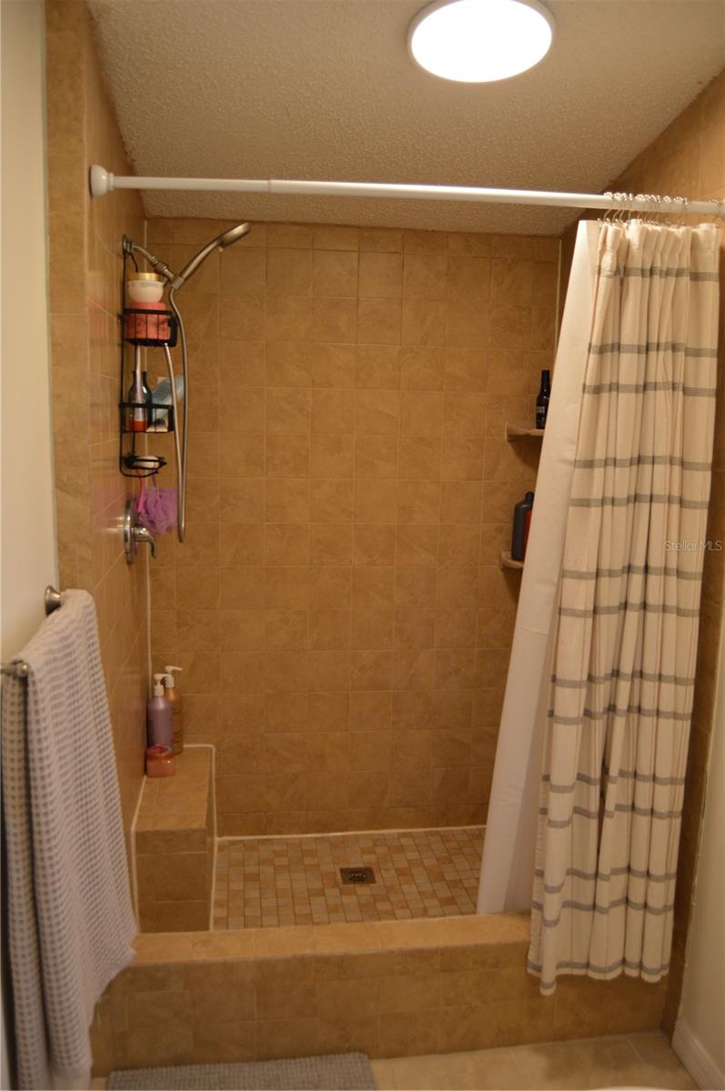 Image 22 of 49 For 14258 Highgrove Road