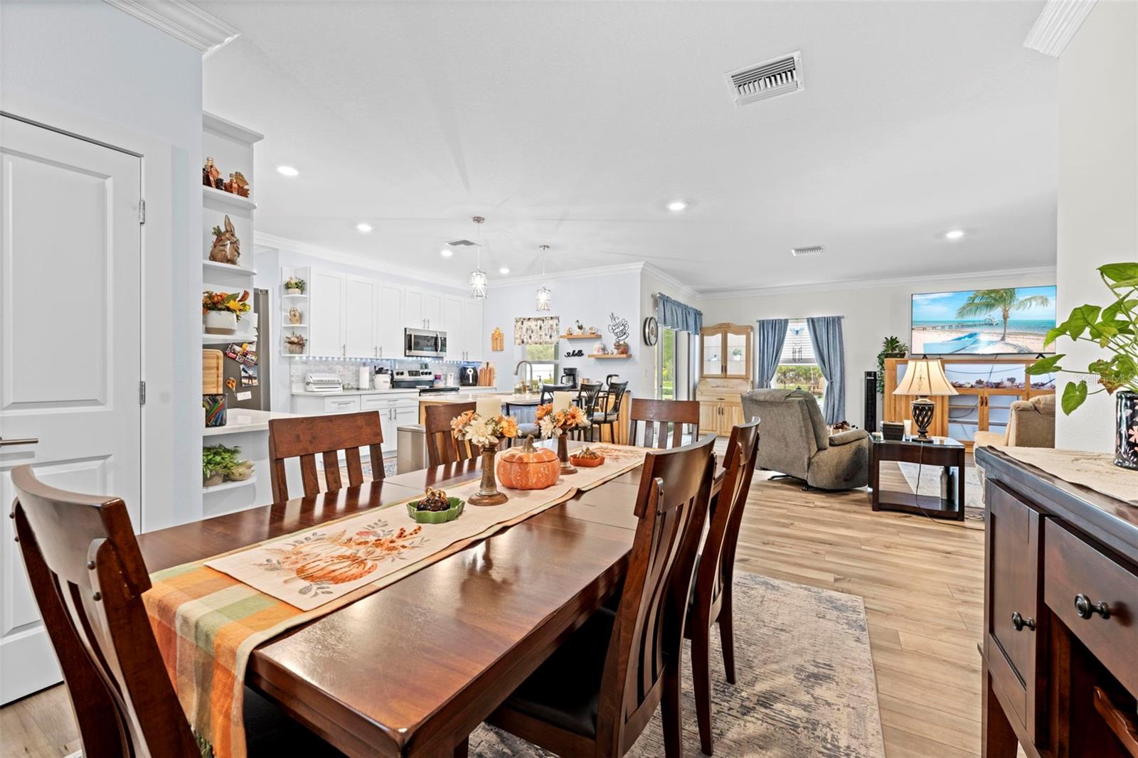 Image 19 of 48 For 18062 Malibar Road